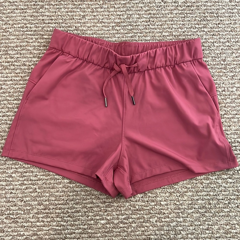 CRZ YOGA pink athletic shorts